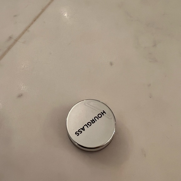 Hourglass Scattered Lights glitter shadow in MOLTEN - Picture 3 of 3